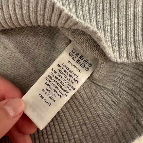 Bowen & Wright Men’s Cotton V-Neck Sweater (S) - Picture 4 of 4